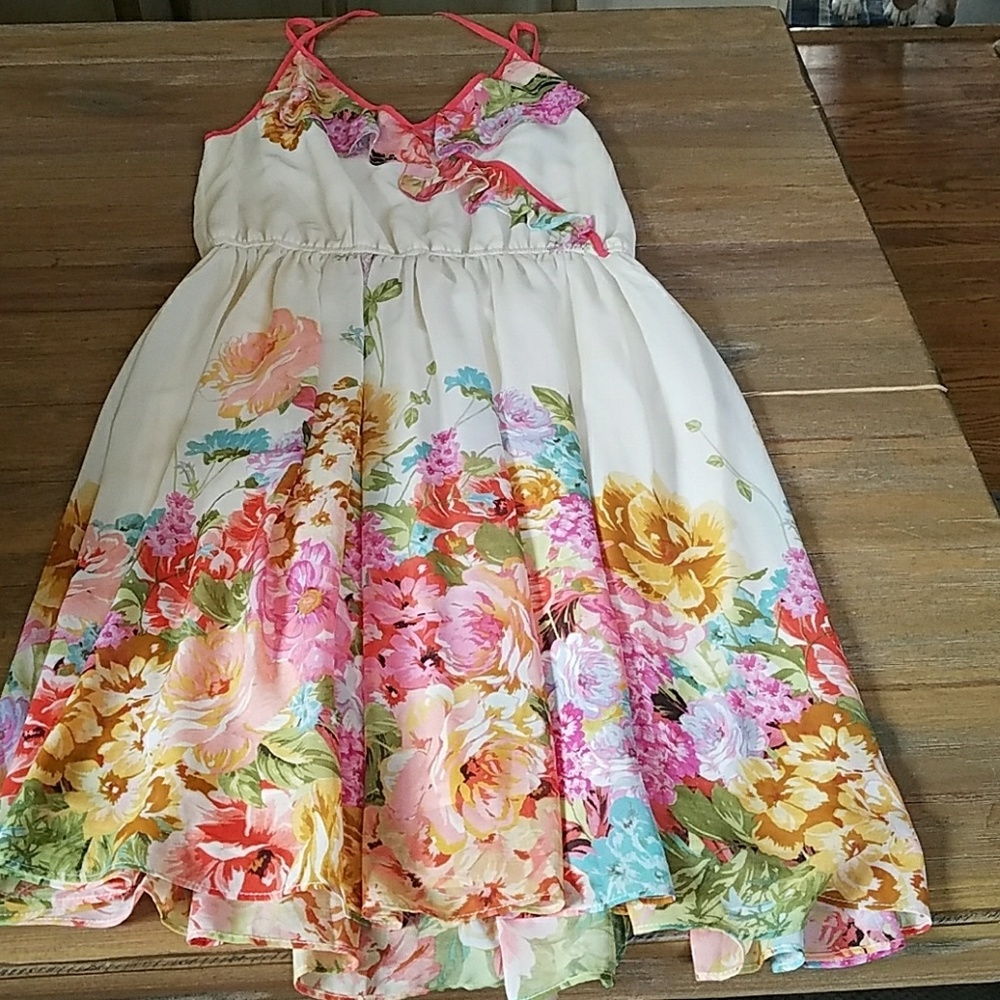 Very pretty summer dress